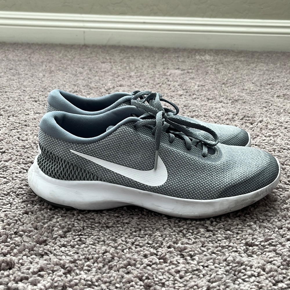 Nike Flex Experience RN7, size 9